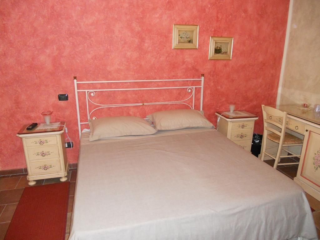 B&B Cascina Rossa Asti Ruang foto